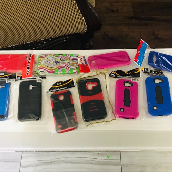 CELL PHONE COVER , CASES , SKINS AND OUTFITTERS - Picture 4 of 6